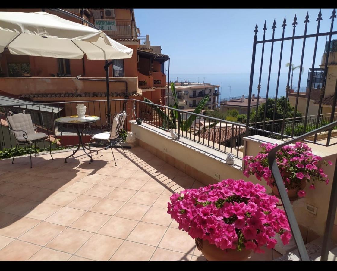 Apartment Marifra Garden Taormina Esterno foto